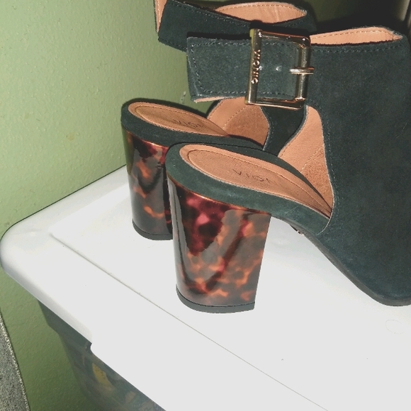 Vionic dress shoes/shooties - Picture 2 of 3